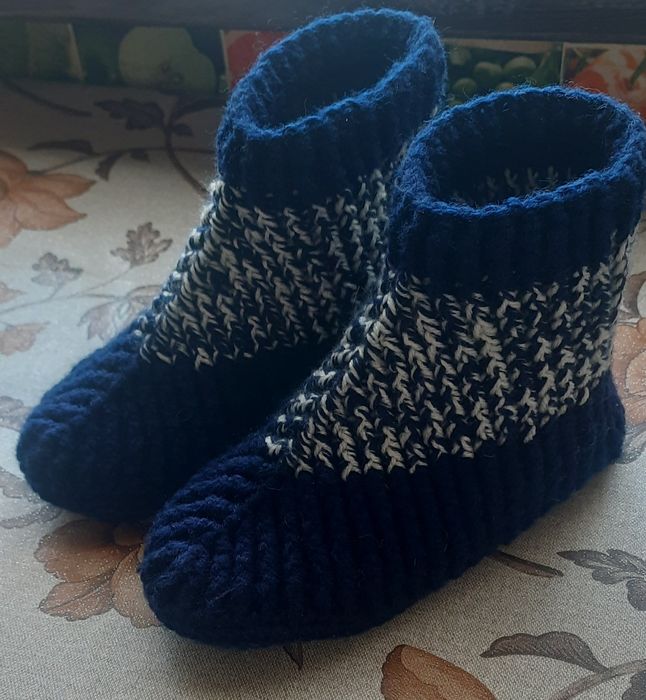 Носочки - чобітки в'язані на замовлення