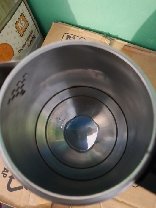 Электрочайник рабочий на запчасти