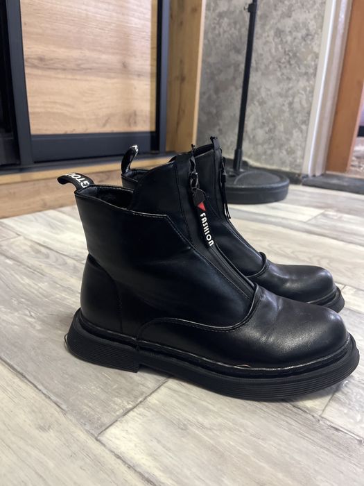 Продам сапоги женские