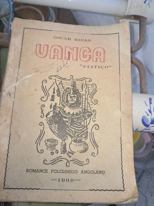 Livro romance folclorico angolano