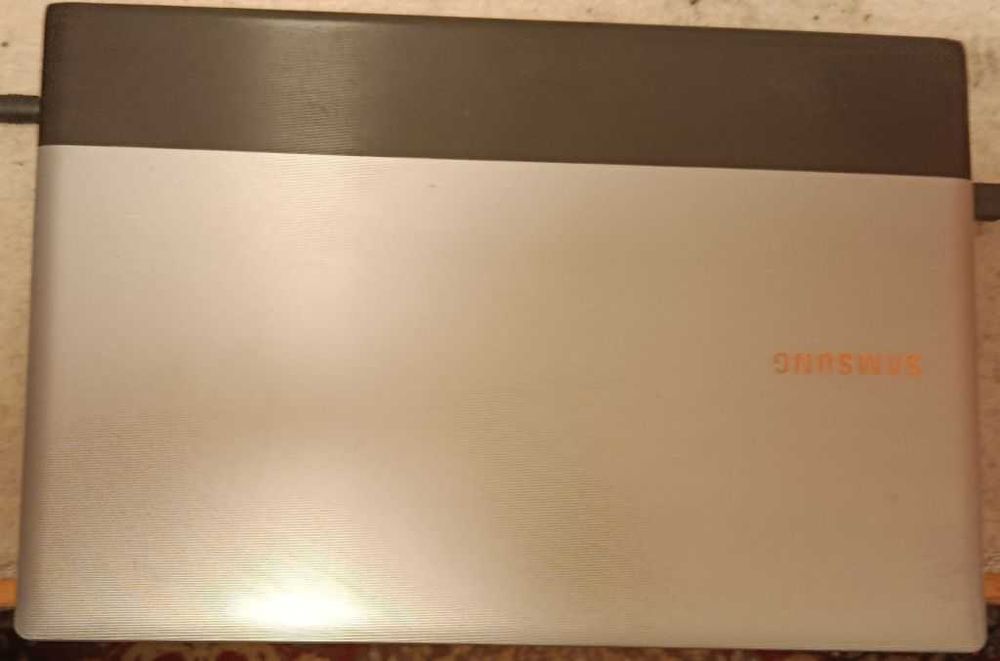 Laptop Samsung RV511