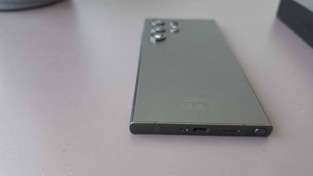 Samsung Galaxy S24 Ultra 512GB - jak nowy, pudełko i kilka etui