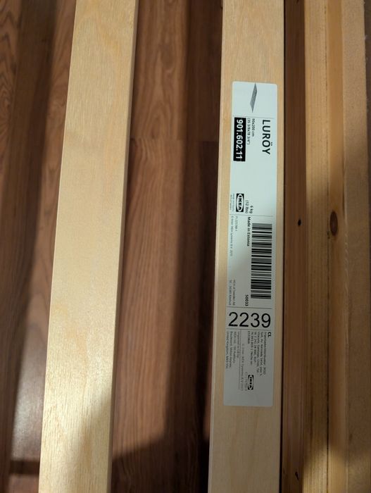 Duas Camas IKEA NIEDEN em pinho