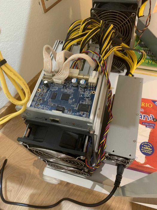Bitmain Antminer Z15 (420kh/s) - MINERADORA