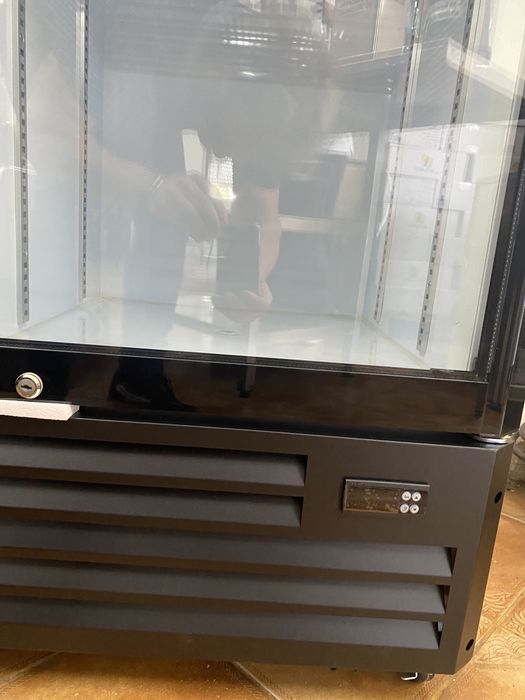 Vitrines  Verticais NOVAS Várias  Fazemos intalação