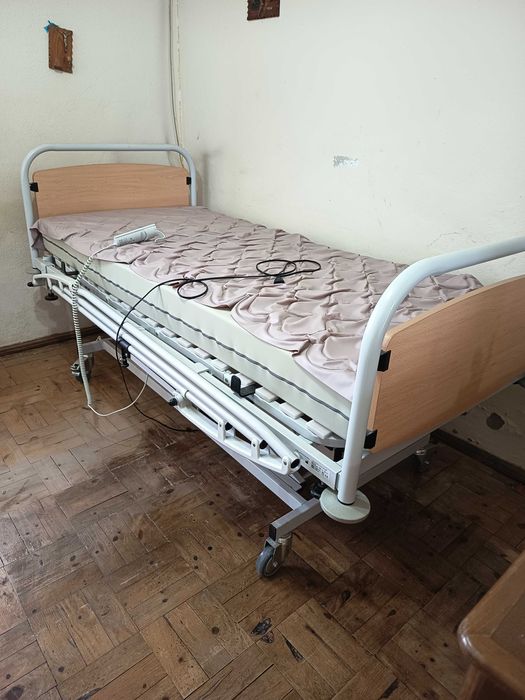 Cama articulada com colchão + colchão insuflável anti escaras c/ bomba