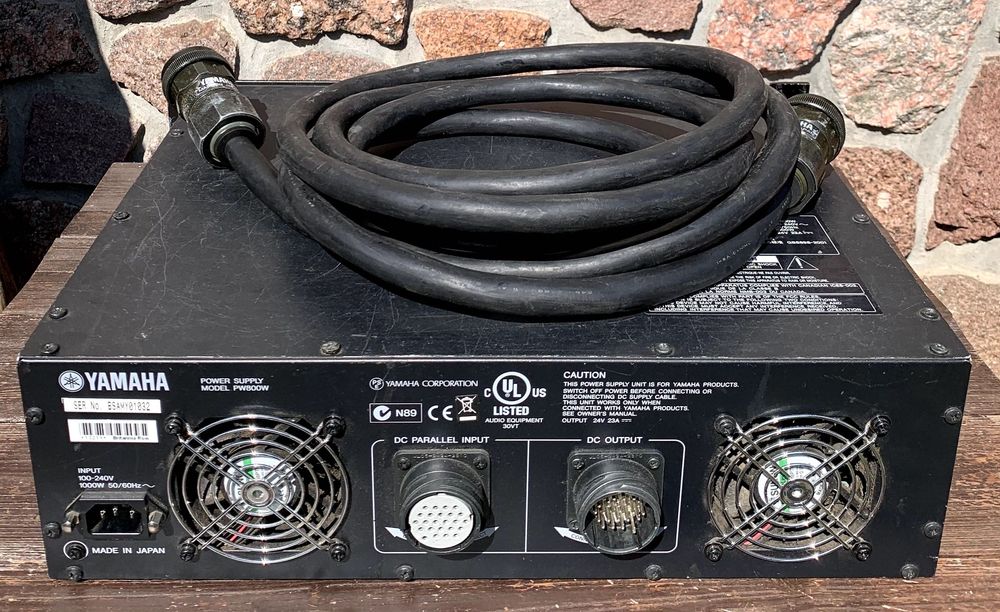 YAMAHA PW800W zasilacz do konsolet mikserskich