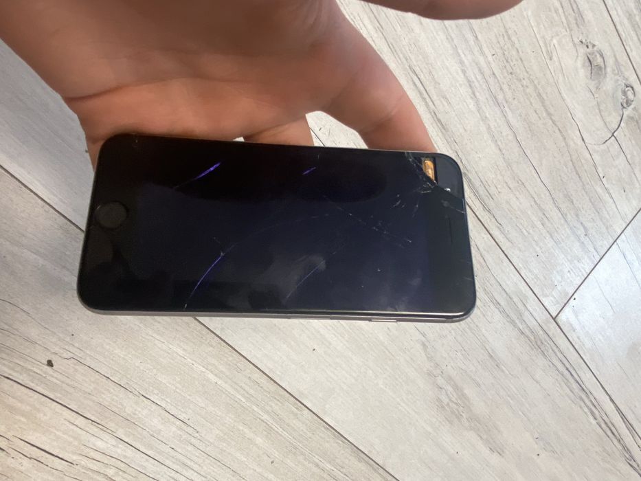 iphone 6s розбитий дисплей