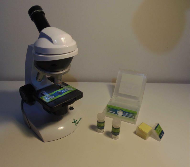 Smart Microscope (Science4you) + Batalha Naval Eletrónico (Lexibook)