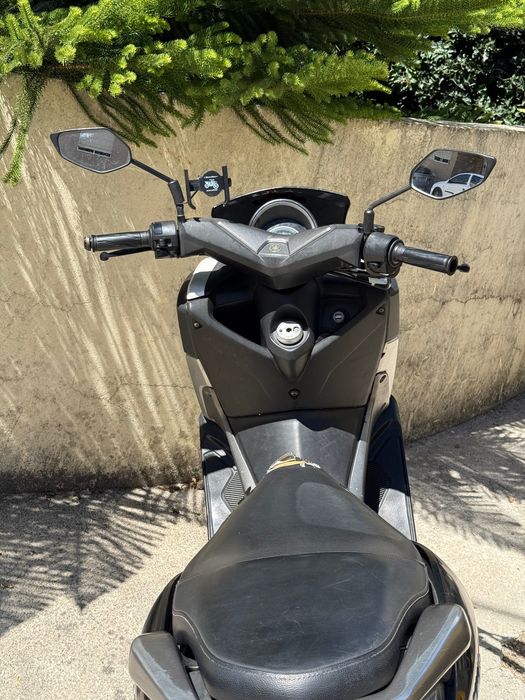 Nmax-yamaha 125