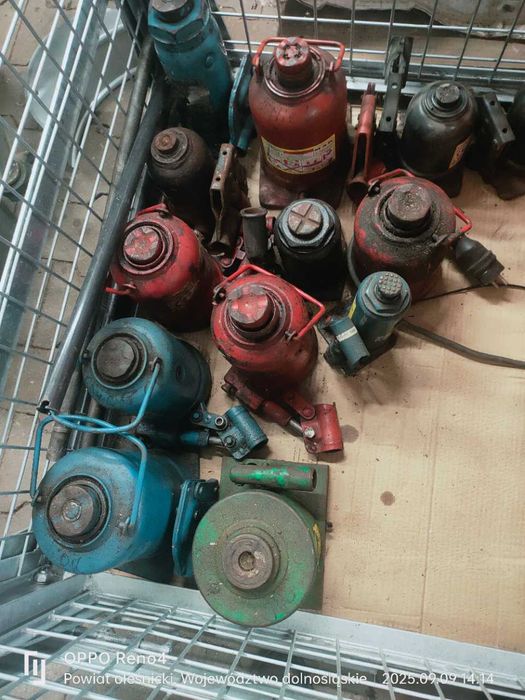 Lewarki , podnośniki hydrauliczne różnej wysokości Lohr