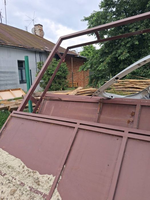 Ворота у гараж металеві