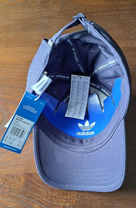 Chapéu marca Adidas - Cor azul marinho