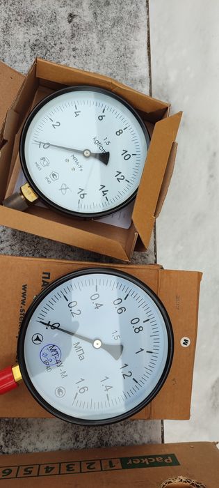 Манометр МТ-4У-М радіальний 1,6 МПа кл. 1,5 М20x1,5 та  МП4-У