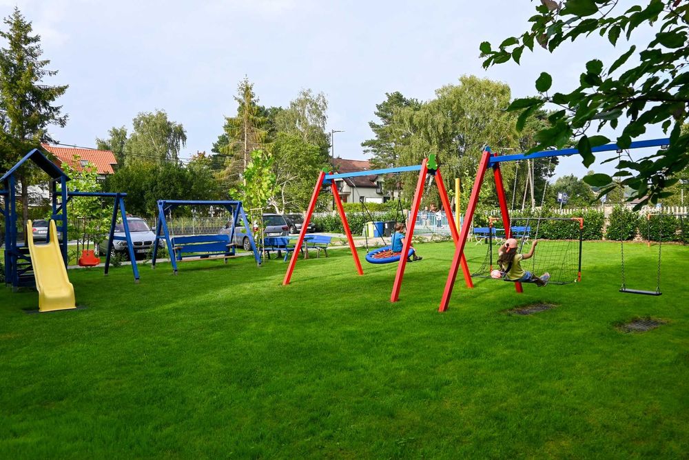 Wakacje  ,pokoje i domki   nad morzem Dębki  Mirek ul Morska 4