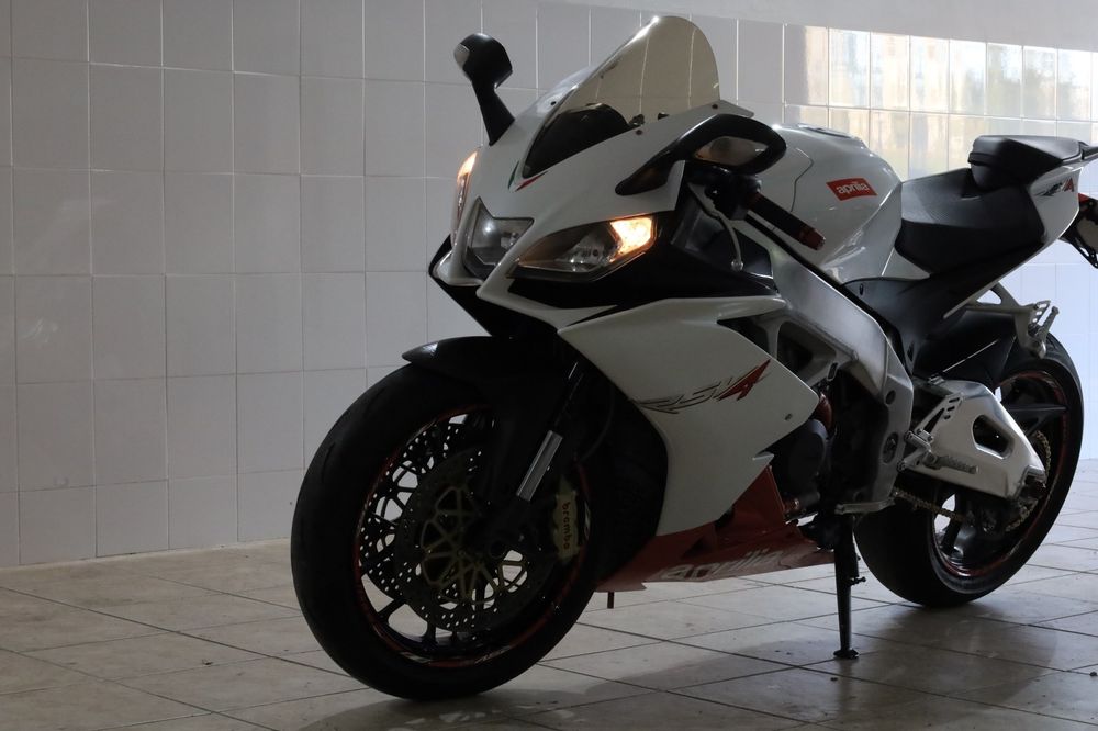 Aprilia Rsv4 1000r