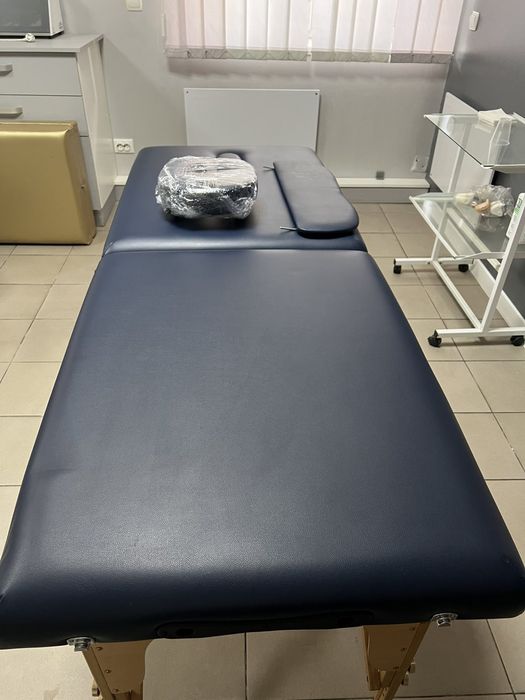 Продаеться масажний стіл