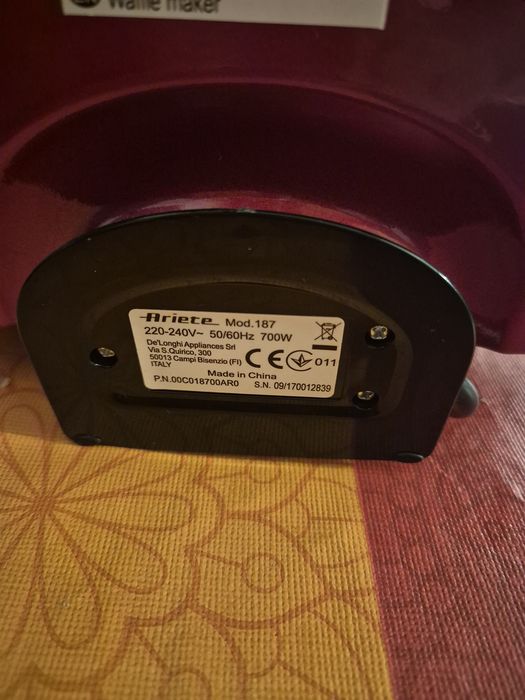 Máquina de Waffles Ariete Party Time Vermelha 700W