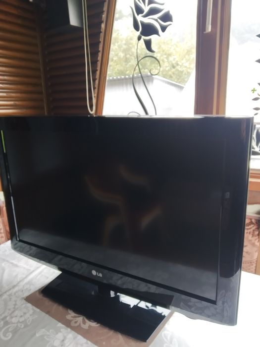 Telewizor LCD marki LG model 32LH2010