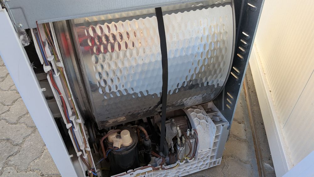 Máquina de secar roupa Siemens com avaria