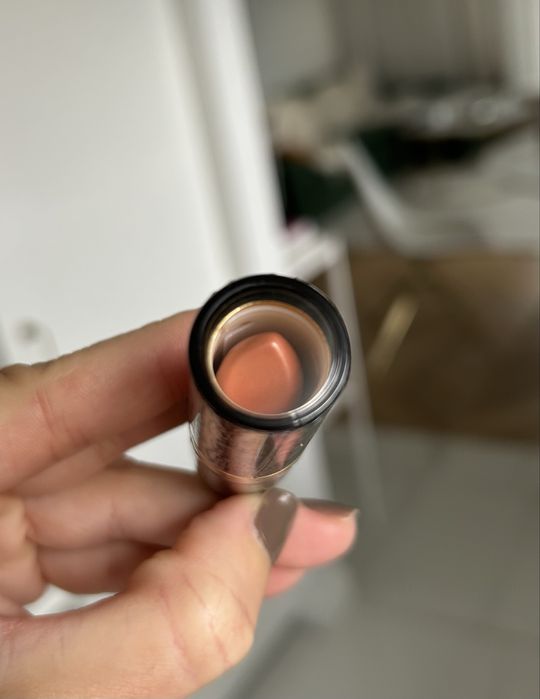 Pomadka Revlon Super Lustrous Lipstick apricot brzoskwiniowa szminka
