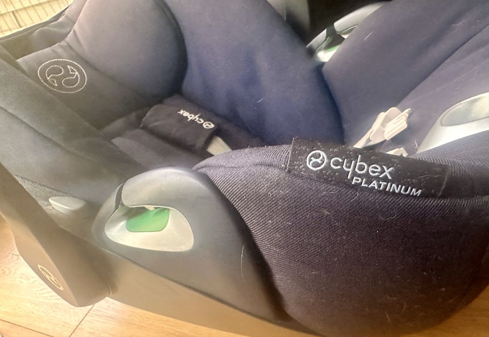 Fotelik samochodowy z baza cybex