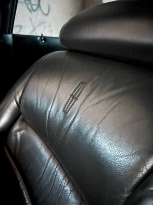 Lincoln Town Car 1999 VIN 1LNHM81W1XY691703 фото оголошення 13 з 14