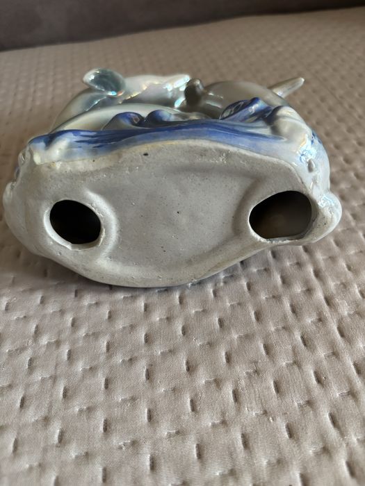 Figurka delfinów – dekoracja ceramiczna z efektem perłowym-PRL