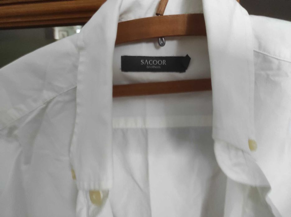 Camisa branca da Scoor Brothers