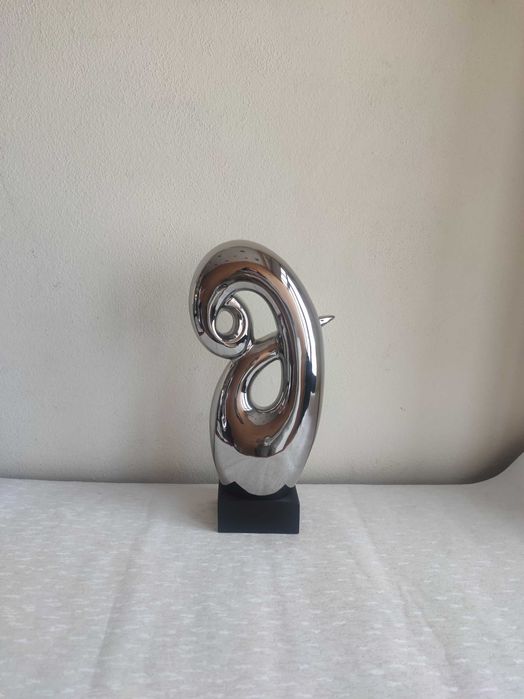 Escultura abstrata prateada 41 cm