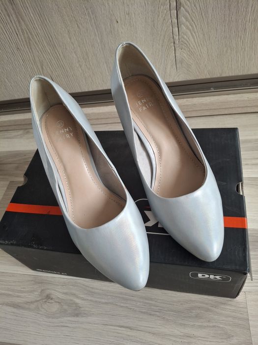 Buty różne wyprzedaż