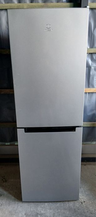 Lodówka Indesit LI17FF2SB