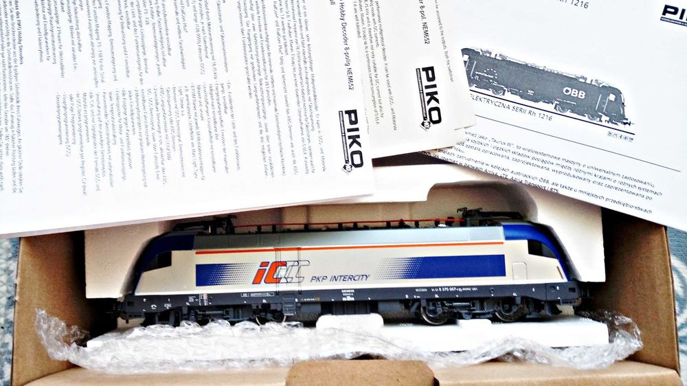 Husarz PKP Intercity PIKO H0   DCC