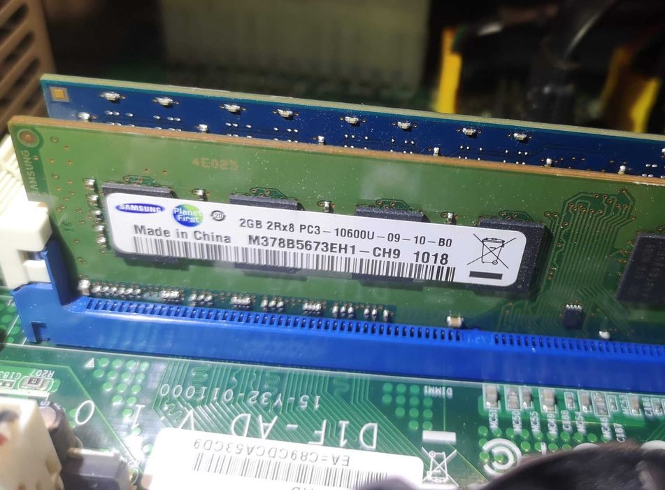 Комп'ютер eMachines el1360g системний блок AMD E-300 4GB RAM 160Gb HDD
