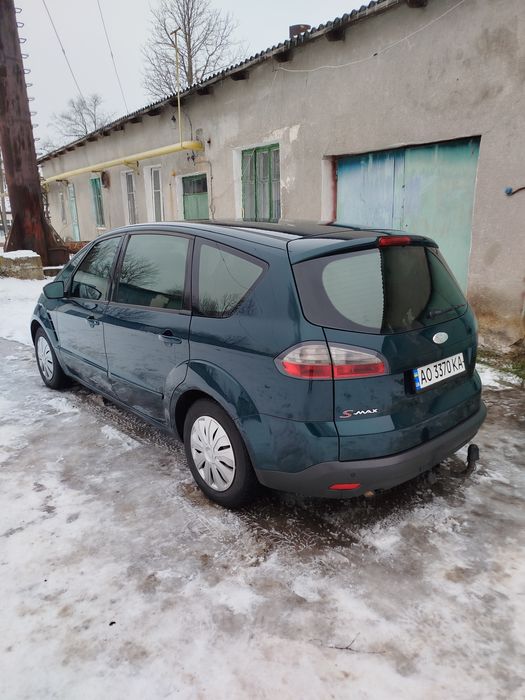 Продам авто Форд S макс.В доброму стані не битий в рідній фарбі..