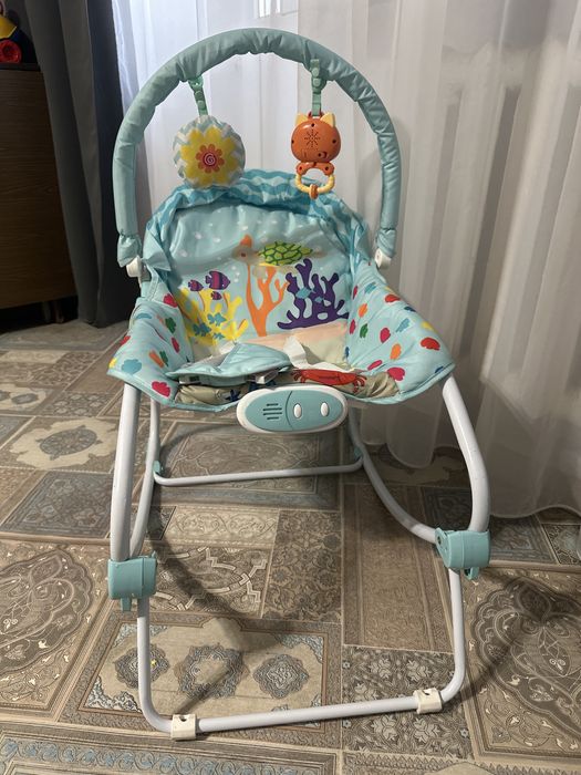 Дитячий шезлонг качалка.