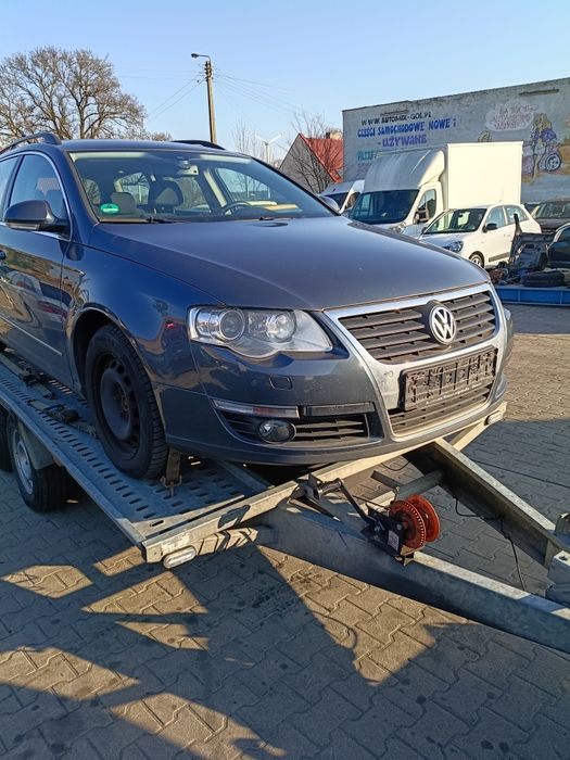 Passat B6 maska lampa  xenon zderzak LK7X.