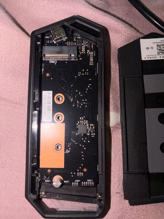Корпус для ssd m2 nvme Asus Rog strix