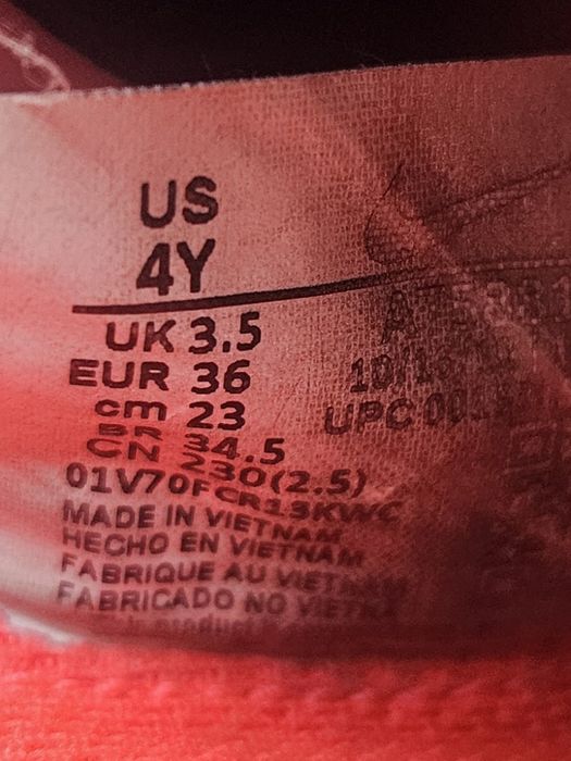 Футбольні бутси вживані