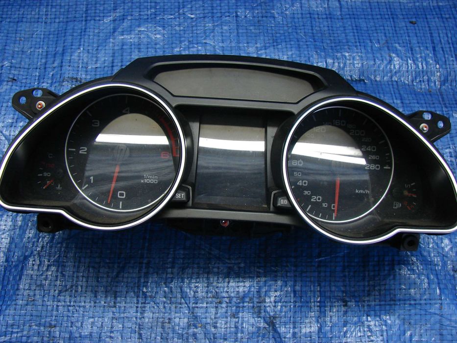 Licznik zegary  audi A5  TDI  8T0.920.931D
