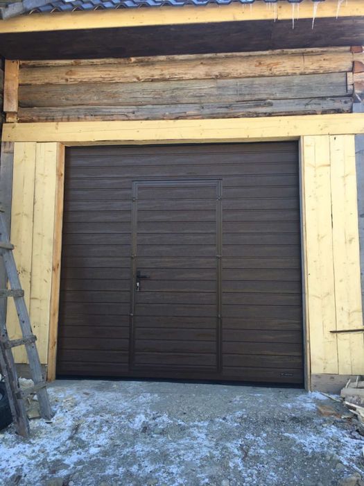 Секційні автоматичні ворота / ролети