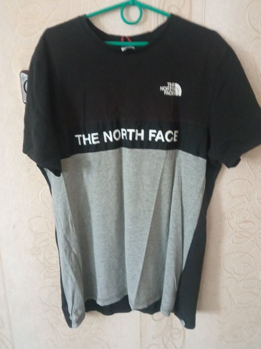 Футболка The North Face