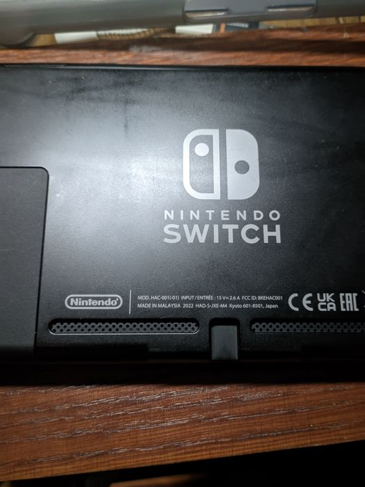 Продам Nintendo Switch V2 rev2 256gb с играми.
