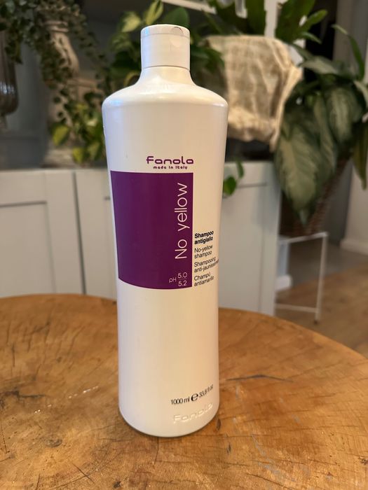 Szampon fioletowy do blondów Fanola No yellow (otwarty)