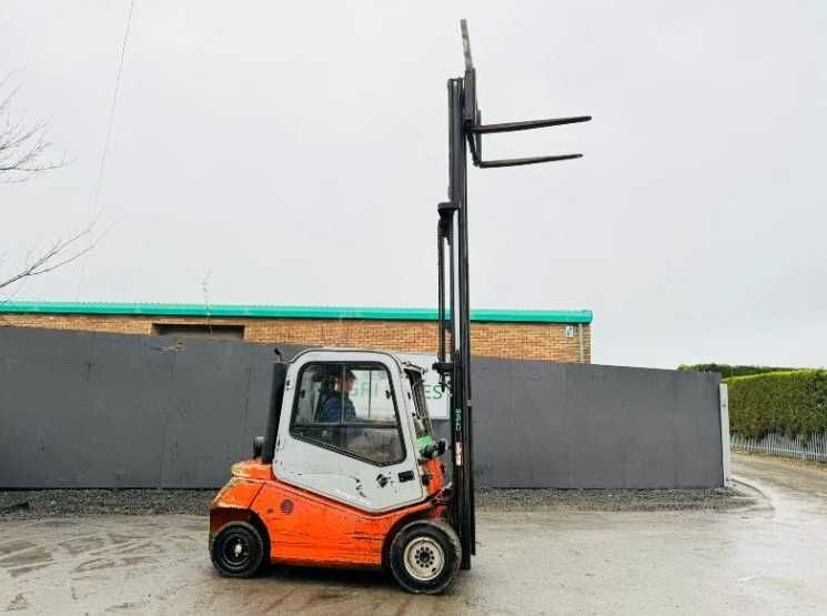 Вилочний погрузчик навантажувач CESAR DRAGO 3 тони, 4,5 м