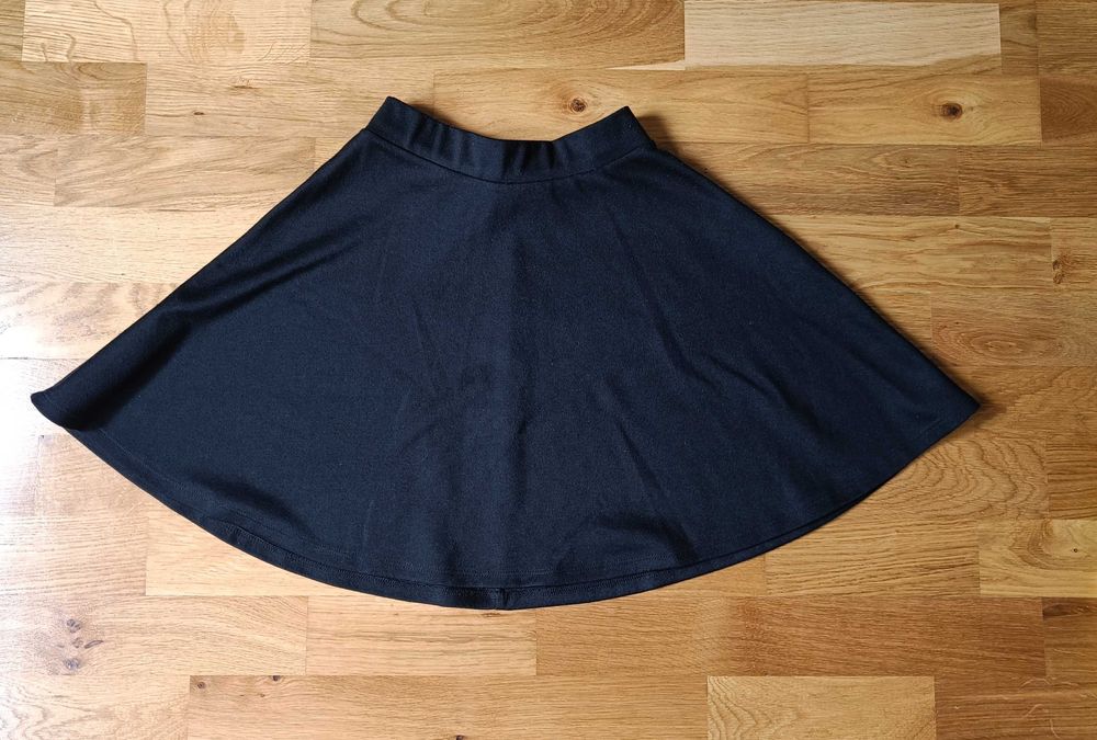 Czarna spódniczka basic New Yorker XS 34