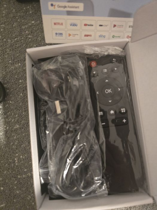 TV Stick 4K Android 14 8GB RAM 128GB pamięci WiFi z pilotem