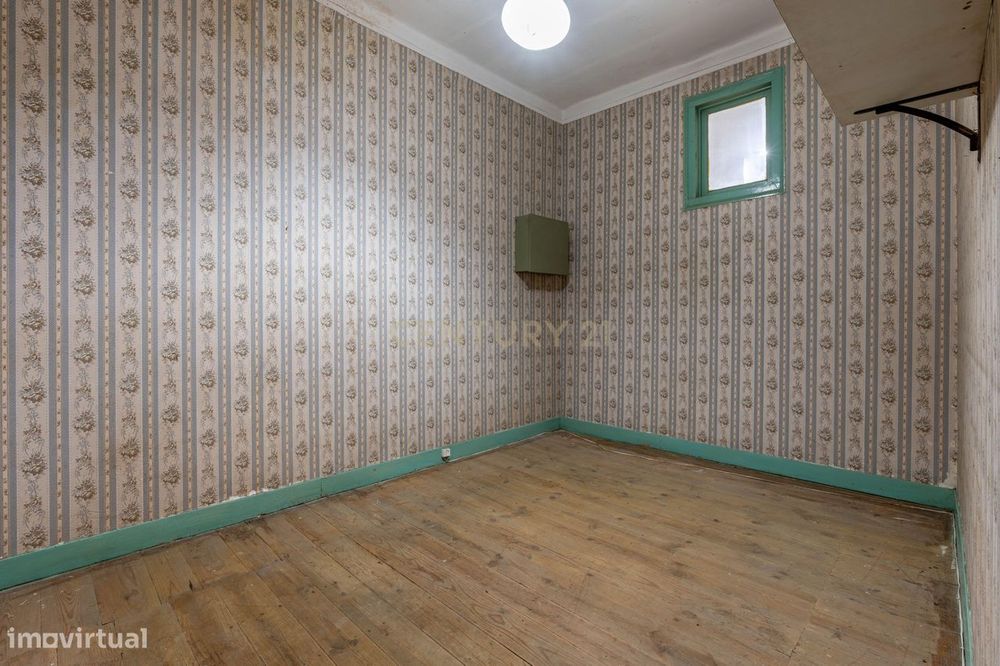 Charme Clássico | 185 m² | Varanda | Estrela - Lisboa