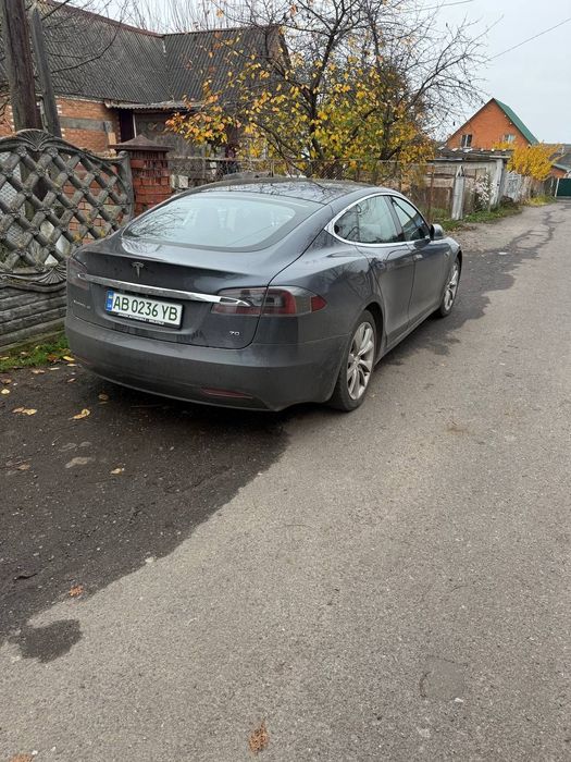 Тесла модел S довгострокова оренда