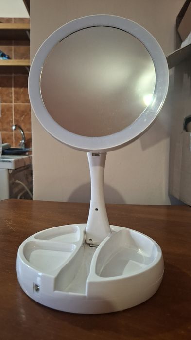 Дзеркало нове з підсвіткою